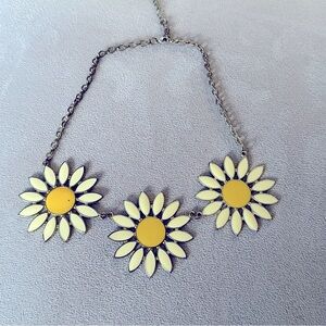 Daisy necklace